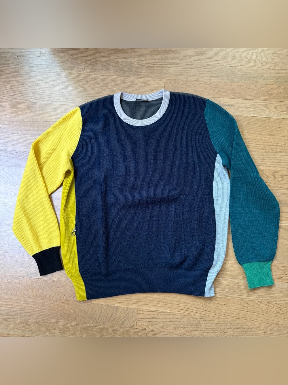 AKRIS Colorblock Cashmere Crewneck Sweater Top - Navy, Yellow & Teal 10 Luxury